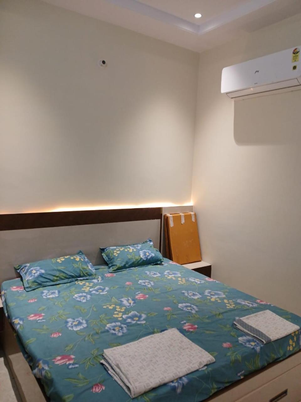 Hotel Jaipur In, Jatipura Parikrama Marg Near Mukharvind Temple Govardhan 외부 사진