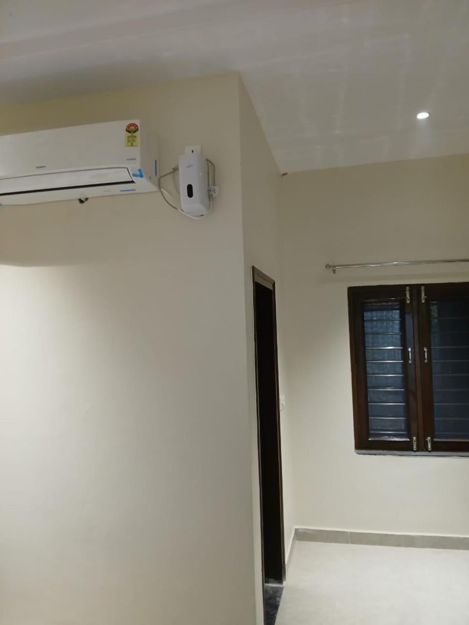 Hotel Jaipur In, Jatipura Parikrama Marg Near Mukharvind Temple Govardhan 외부 사진